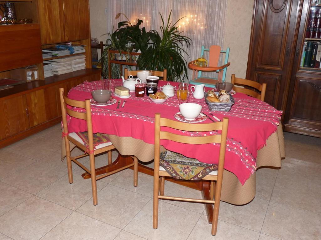 Bed and Breakfast Au Val Des Meuris Taintrux Exterior foto